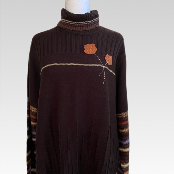 Chic Dark Brown Turtleneck Sweater with Floral Accent - Picture 1 of 8